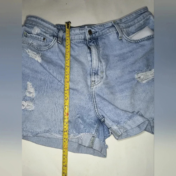H&M Women's Ultra High Waisted Mom Plus Distressed Jean Shorts, 16 - Picture 8 of 10